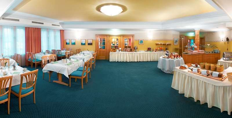 Schwarzwaldhotel Генгенбах Ресторан фото